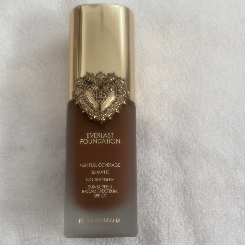 Dolce & Gabbana Everlast Foundation